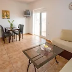 Sea Whisper Apartment
