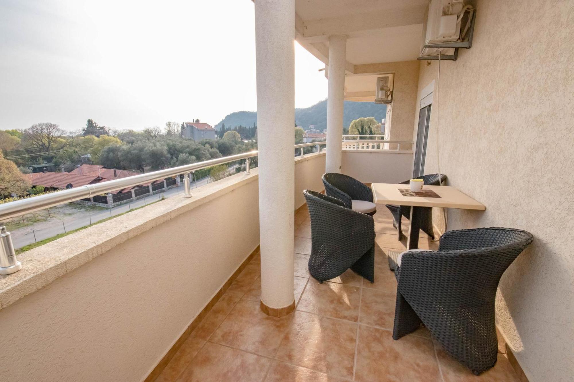 Sea Whisper Apartament *